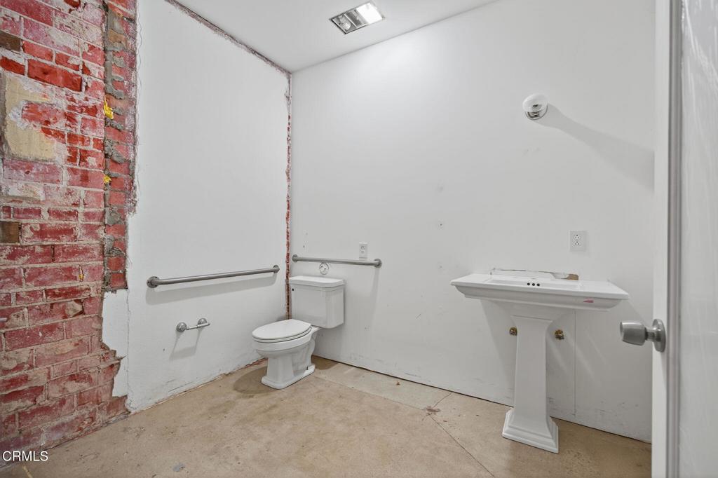 141 Davis Street Property Photo 21