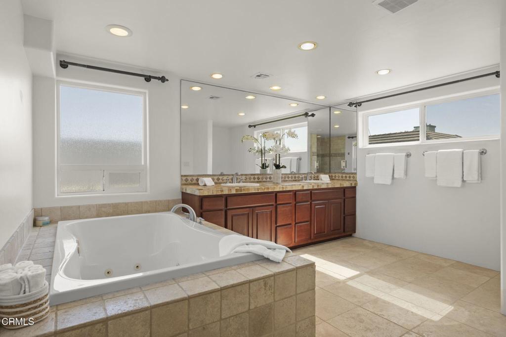 264 Hollywood Boulevard Property Photo 25