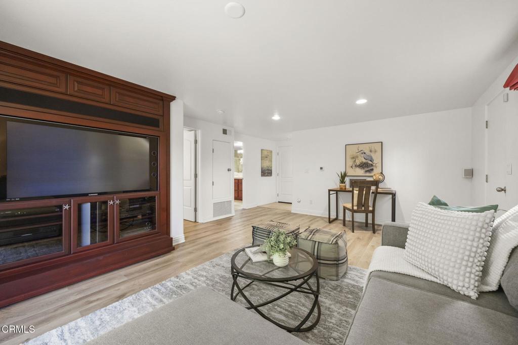 264 Hollywood Boulevard Property Photo 38