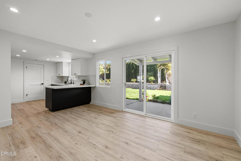 246 3rd Street Property Photo 6