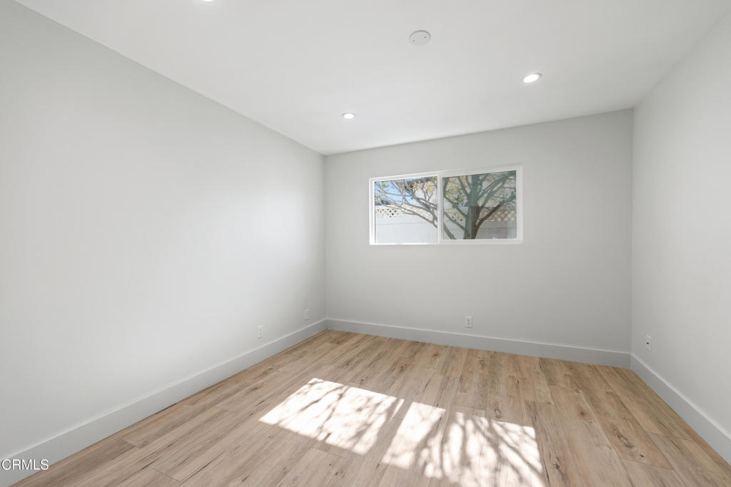 246 3rd Street Property Photo 15