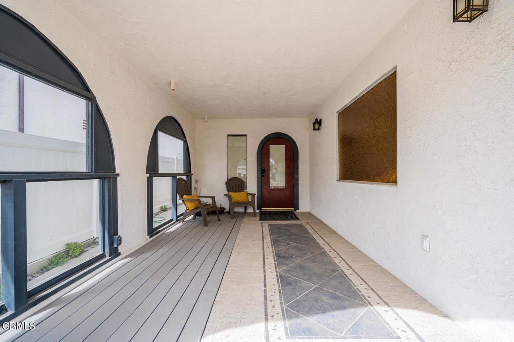 5451 Reef Way Property Photo 4