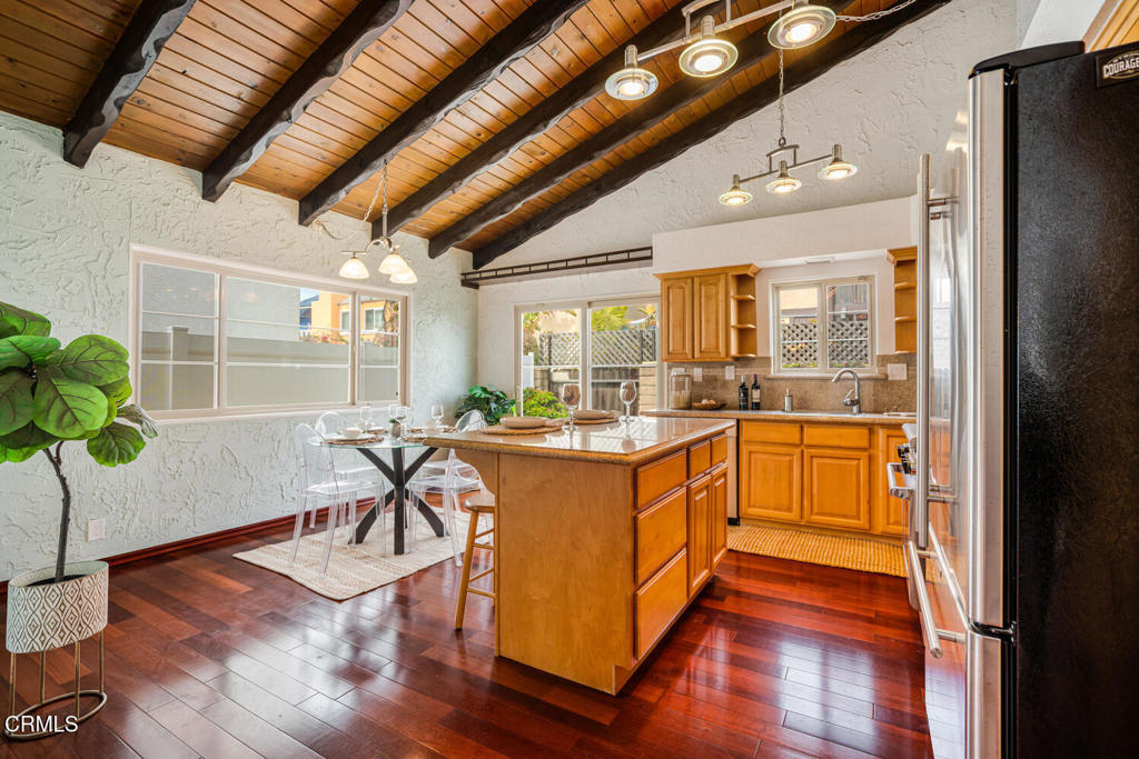 5451 Reef Way Property Photo 10