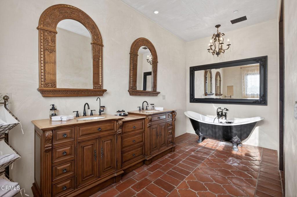 4689 Northridge Drive Property Photo 29