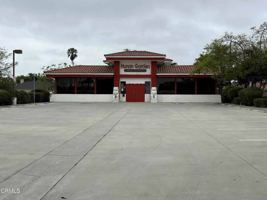 1621 N Oxnard Boulevard Property Photo 4