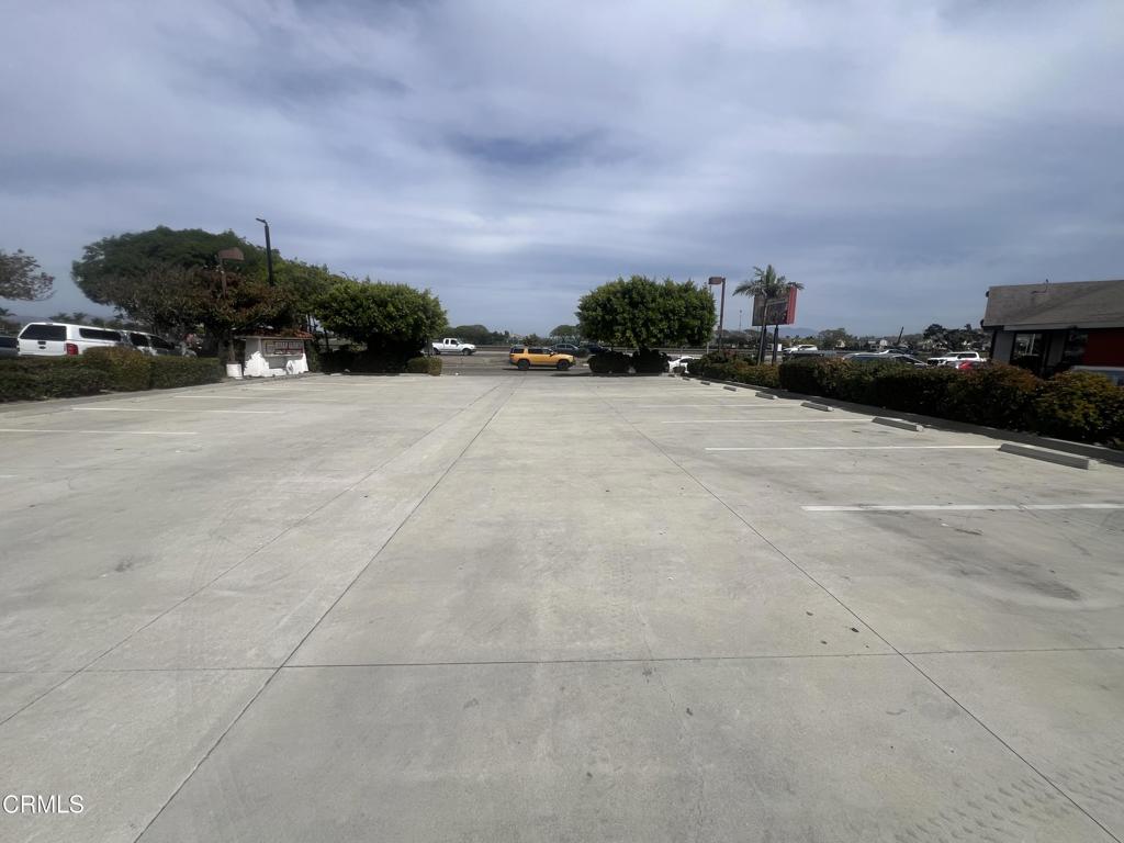 1621 N Oxnard Boulevard Property Photo 27