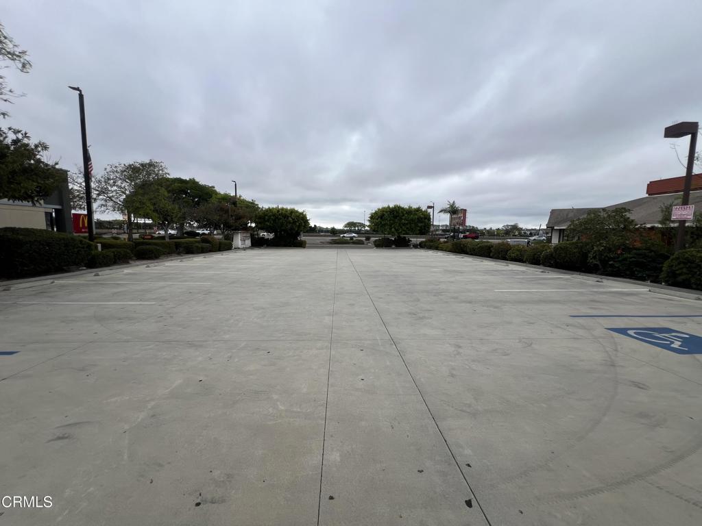 1621 N Oxnard Boulevard Property Photo 28