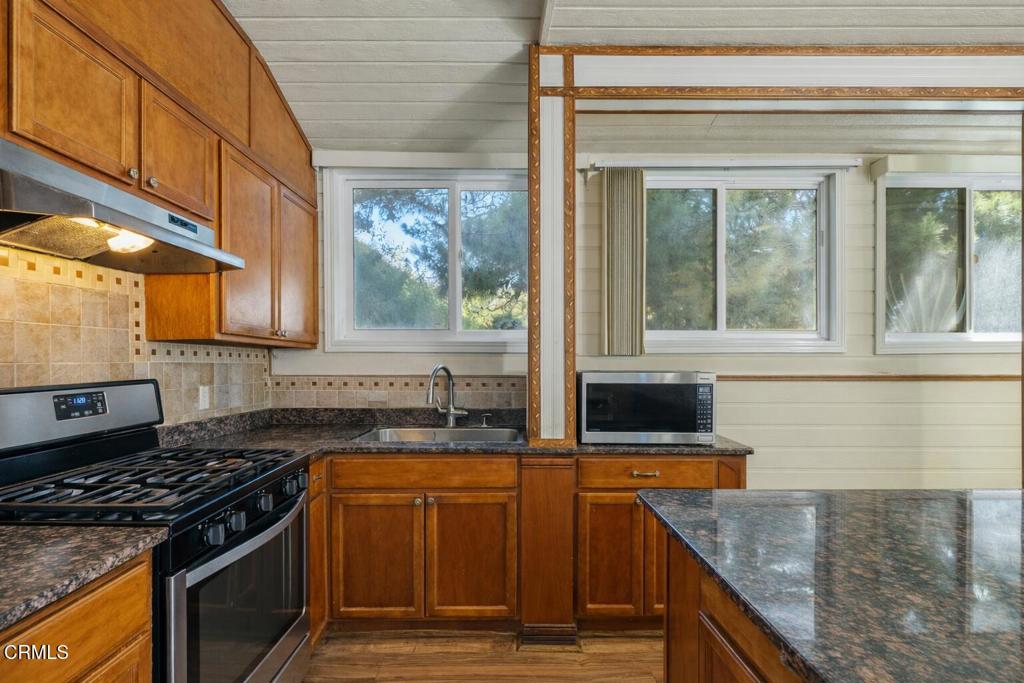 561 E Telegraph Road Property Photo 11