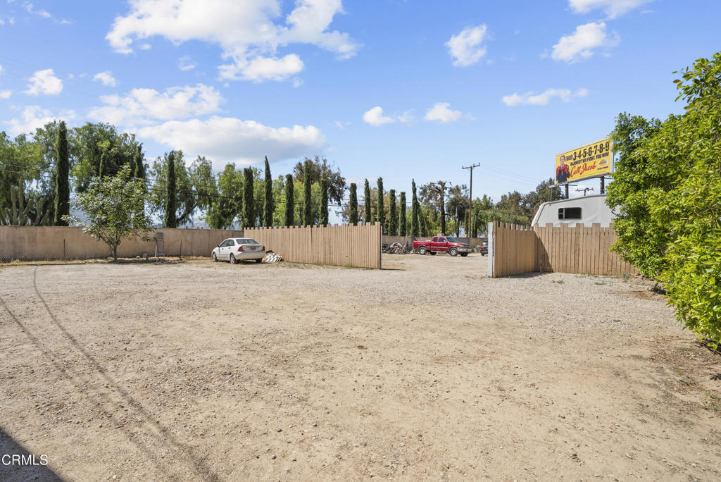 561 E Telegraph Road Property Photo 19