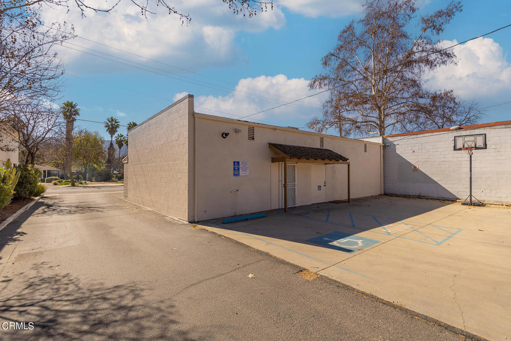 952 E Ojai Avenue Property Photo 4