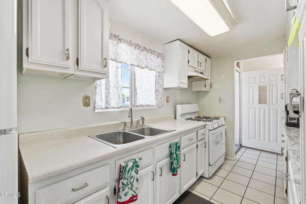 362 Salem Avenue Property Photo 9