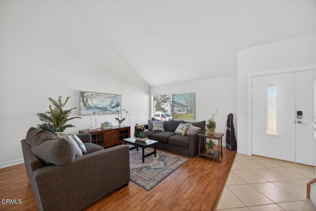 2052 Glenbrook Avenue Property Photo 2