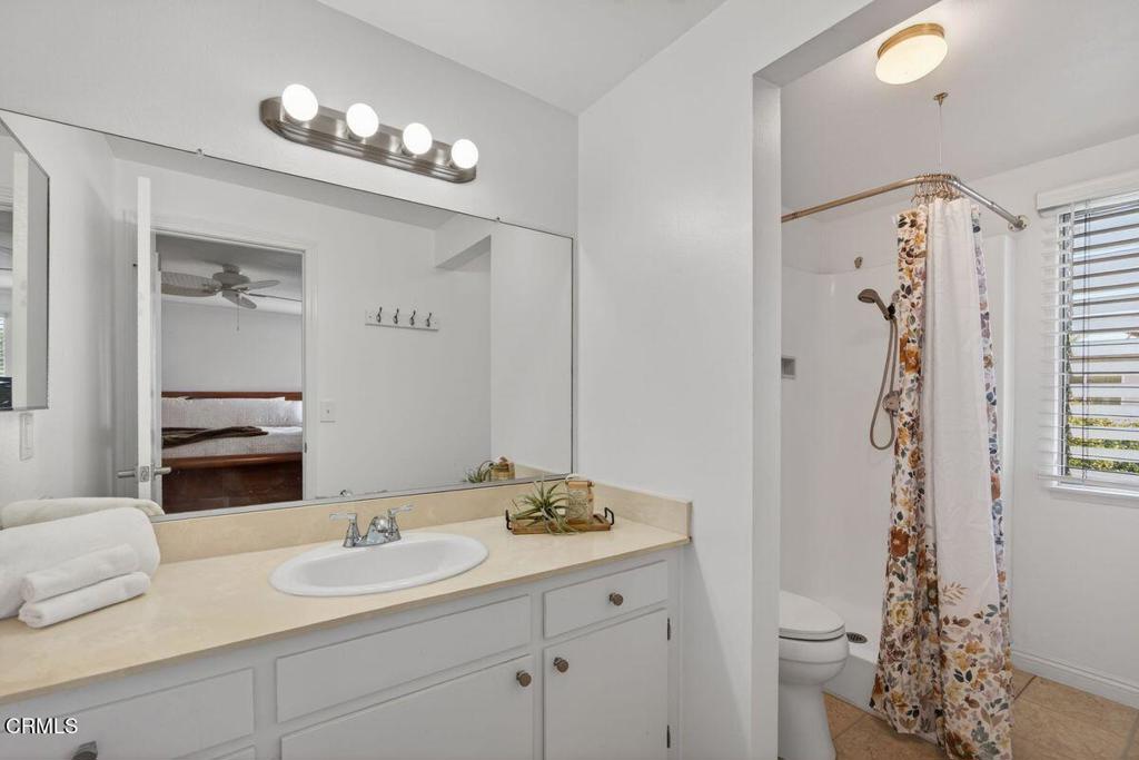 2052 Glenbrook Avenue Property Photo 13