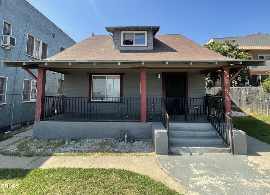 939 S Lorena Street Property Photo 2