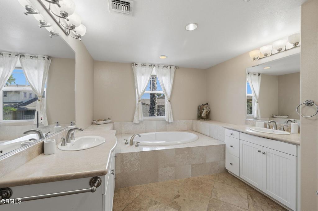 1531 Windshore Way Property Photo 12