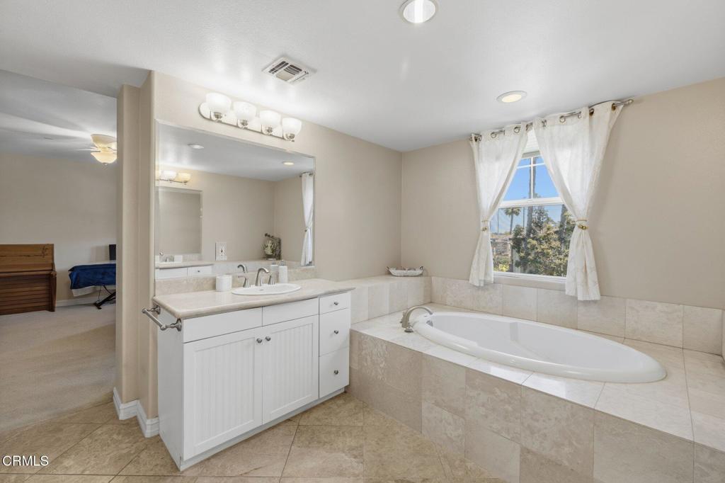 1531 Windshore Way Property Photo 13