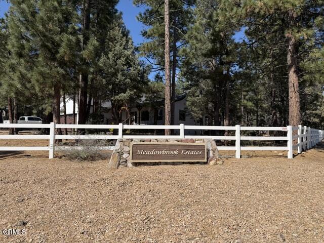 1099 Heritage Trail Property Photo 3