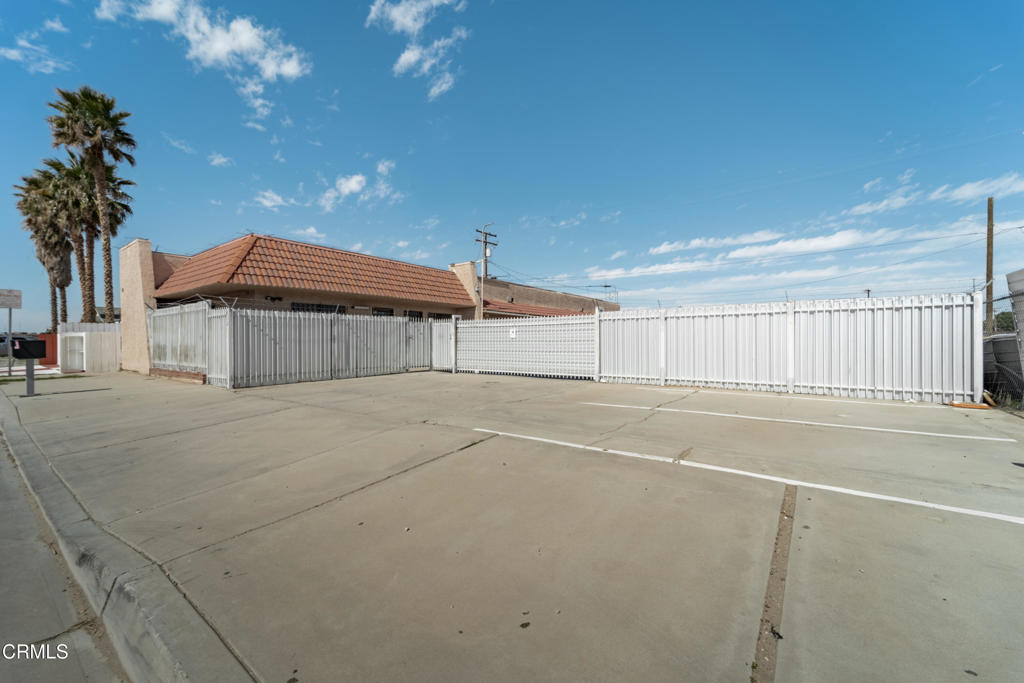 113 Pillsbury Street Property Photo 3