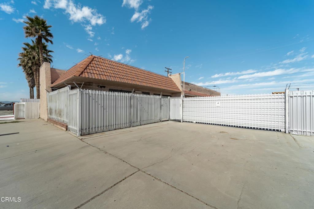 113 Pillsbury Street Property Photo 4