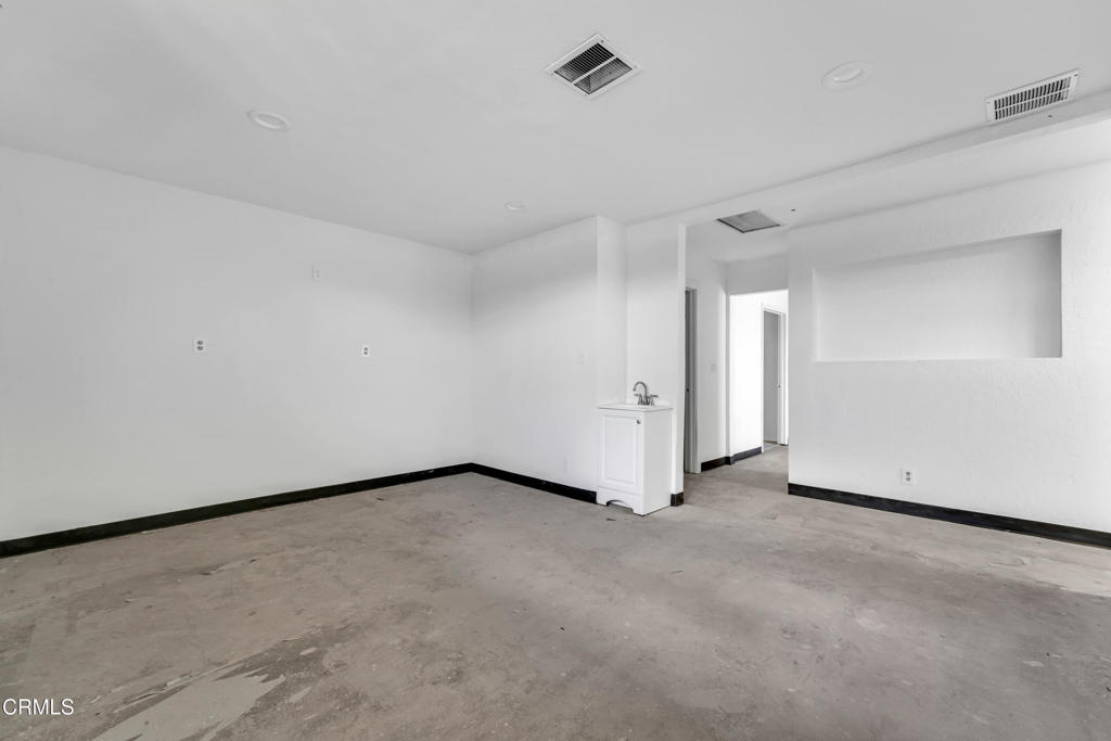 113 Pillsbury Street Property Photo 16