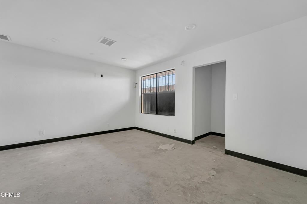 113 Pillsbury Street Property Photo 17