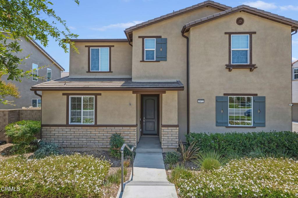 2072 Harvest Loop Property Photo 1