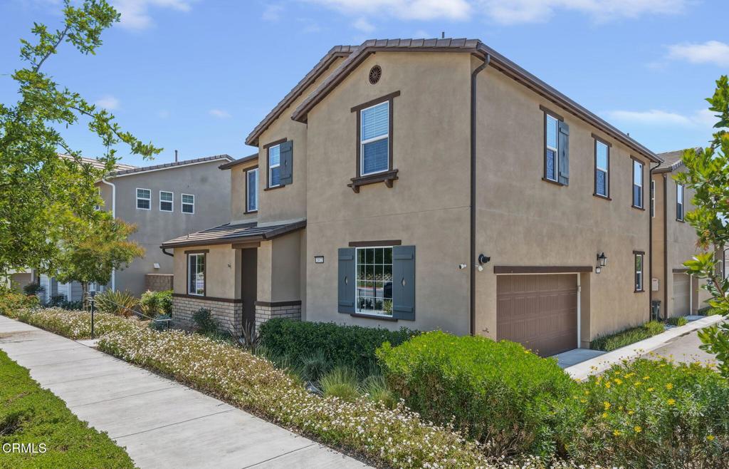 2072 Harvest Loop Property Photo 2