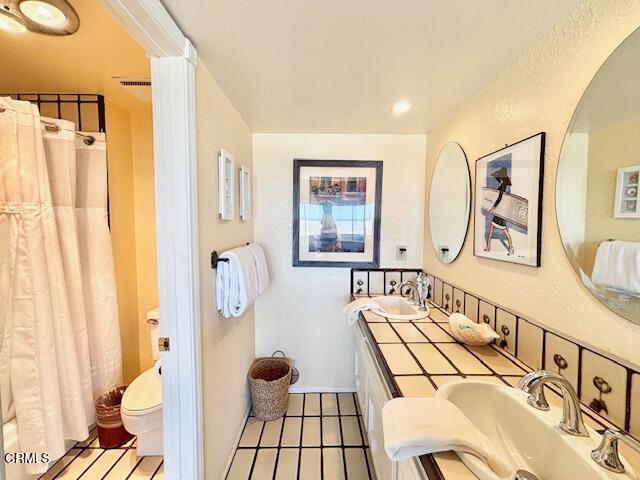 3949 Ocean Drive Property Photo 10