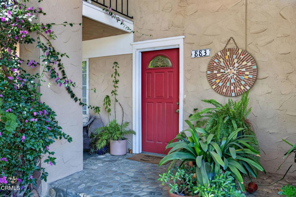 883 Moreno Drive Property Photo 8
