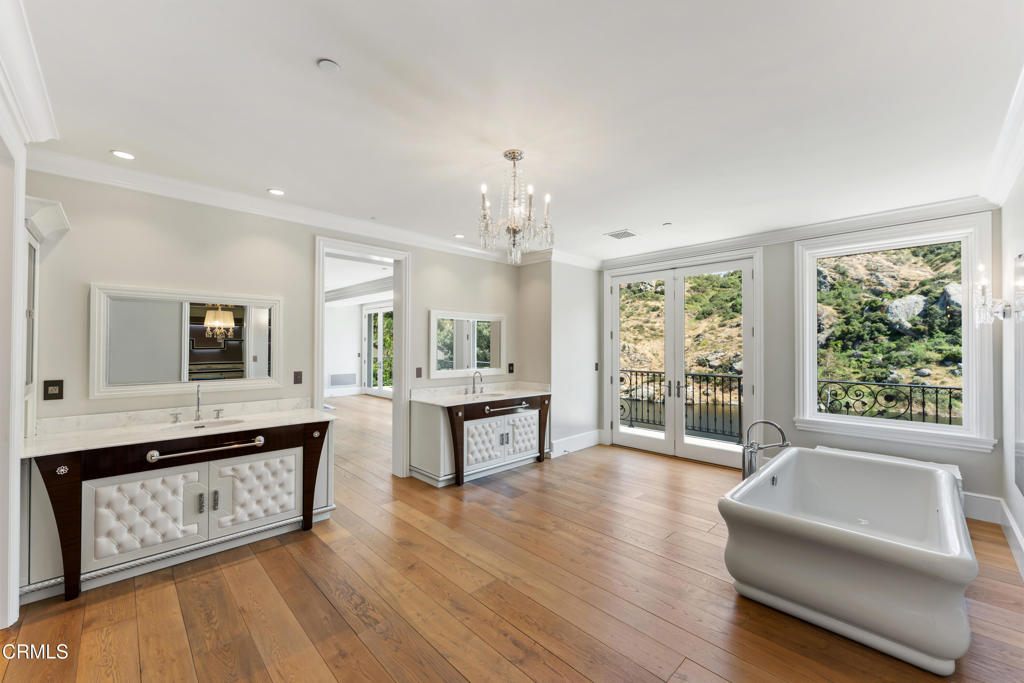2112 Trentham Road Property Photo 18