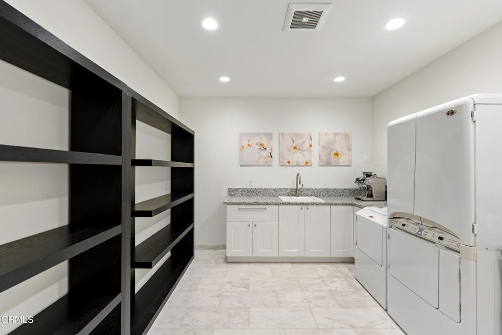 2112 Trentham Road Property Photo 31