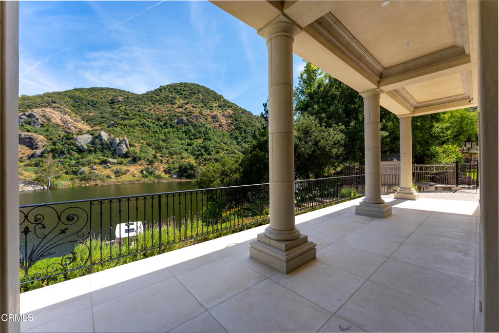 2112 Trentham Road Property Photo 33