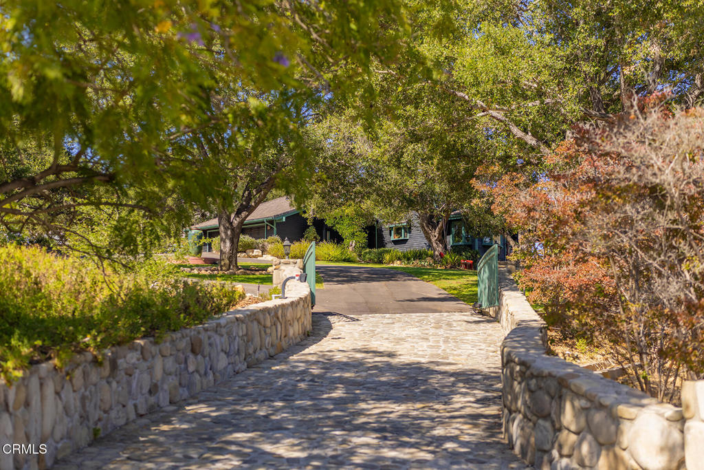 10622 Encino Drive Property Photo 4
