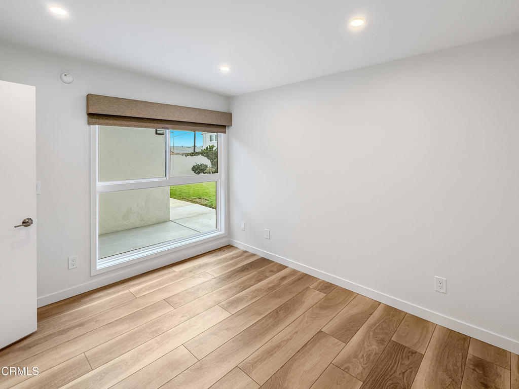 61 C Redwood Avenue Property Photo 25