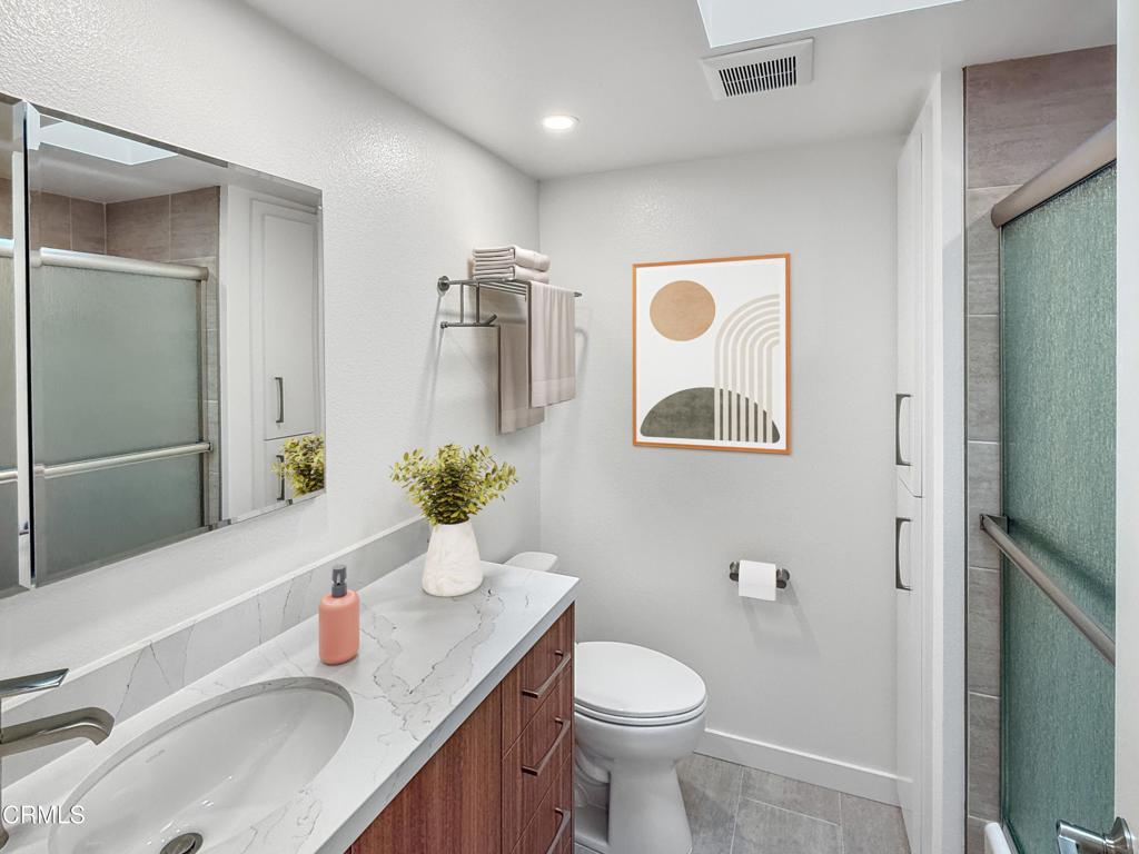 61 C Redwood Avenue Property Photo 34