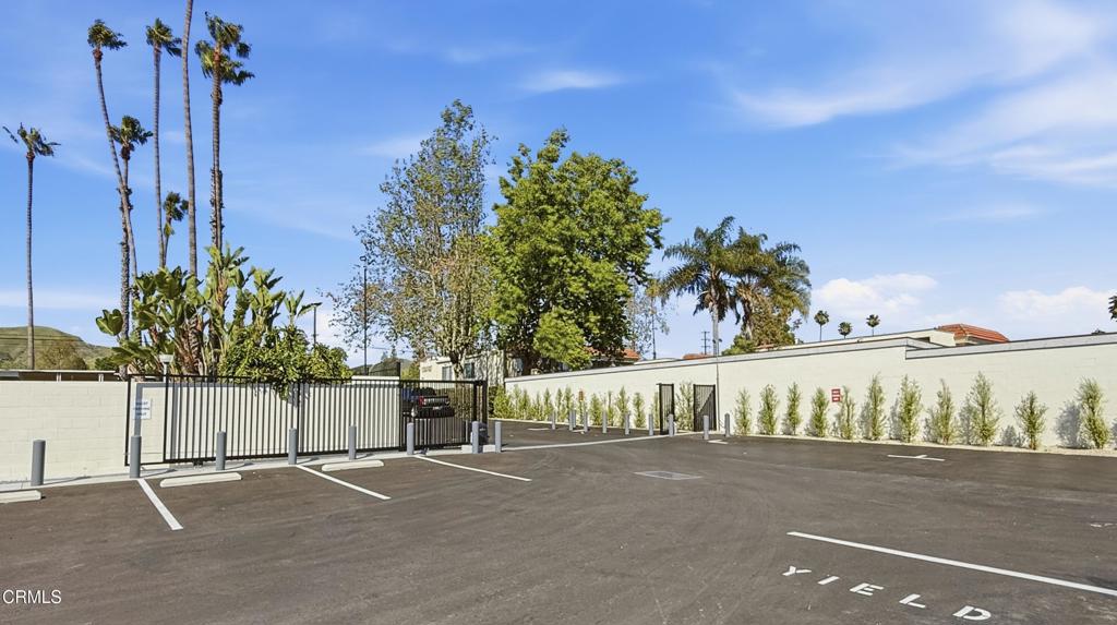 61 C Redwood Avenue Property Photo 64