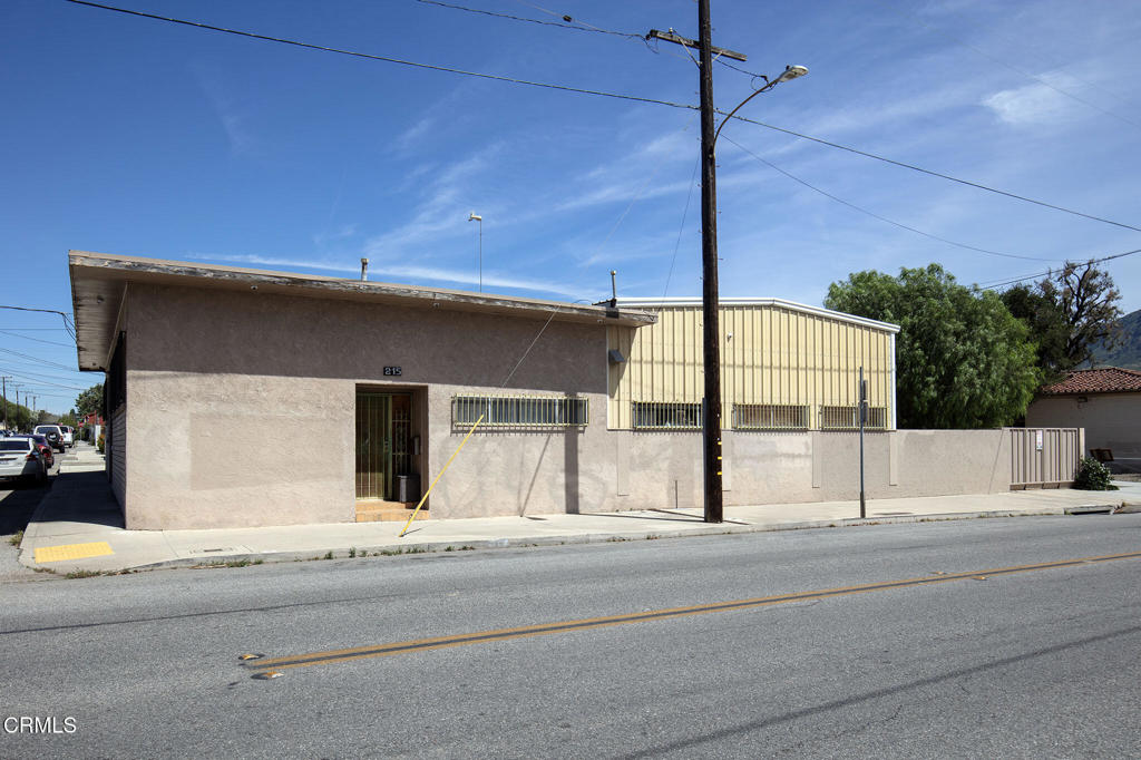 215 N 8th Street Property Photo 2