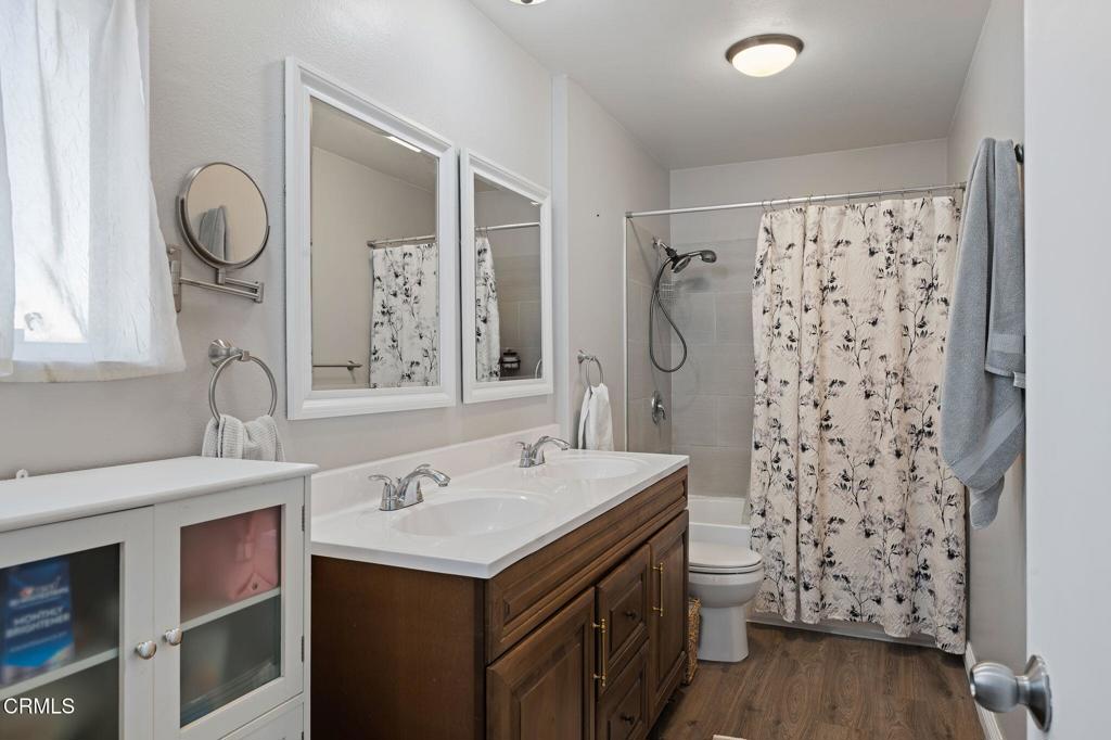 553 S E Street Property Photo 16
