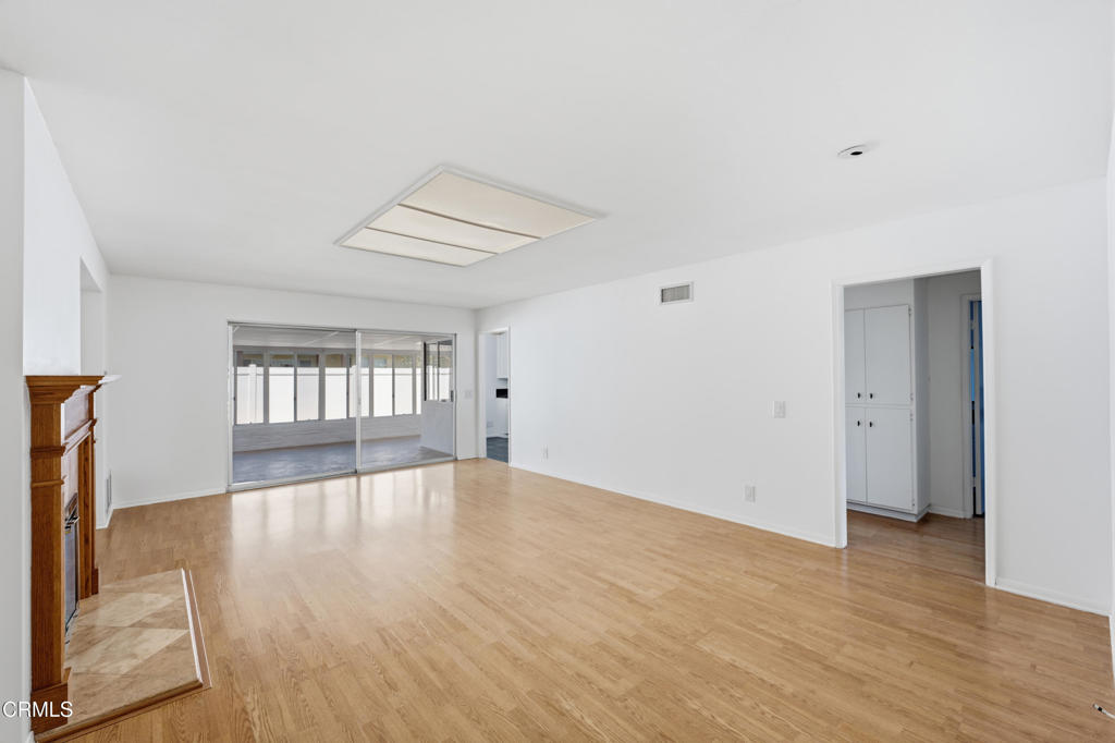 2559 Neptune Place Property Photo 4
