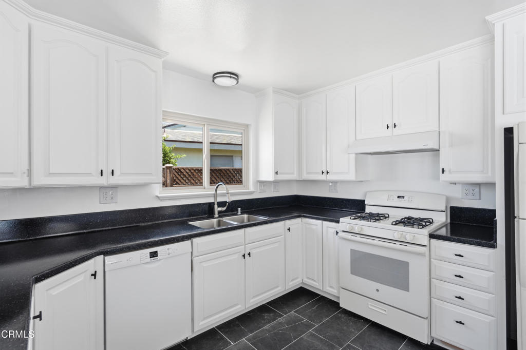 2559 Neptune Place Property Photo 11