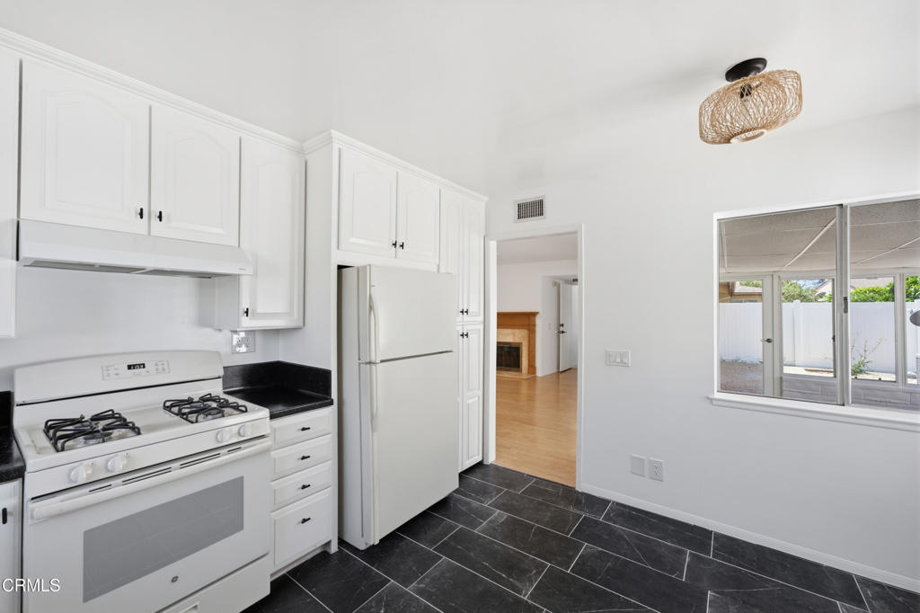 2559 Neptune Place Property Photo 12