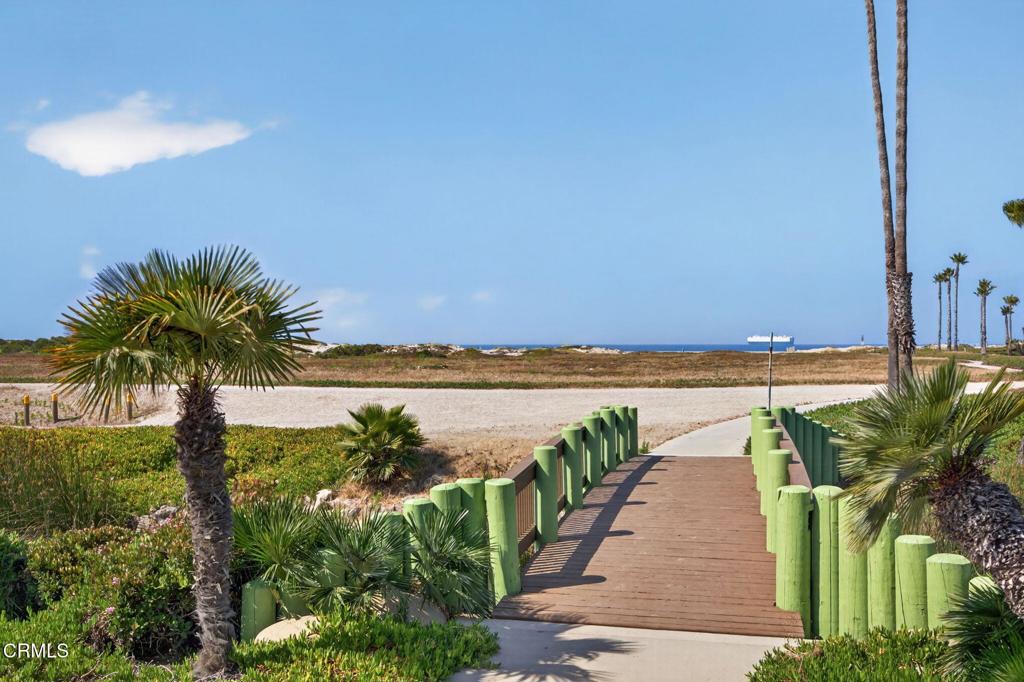 659 Reef Circle Property Photo 4