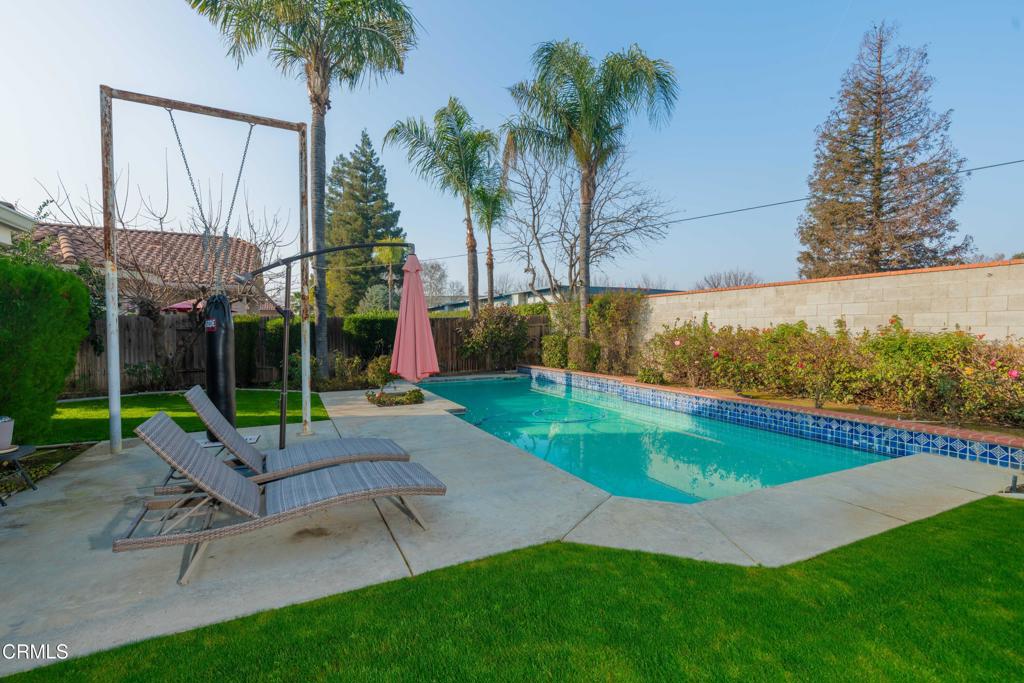 10906 Rosslyn Lane Property Photo 3