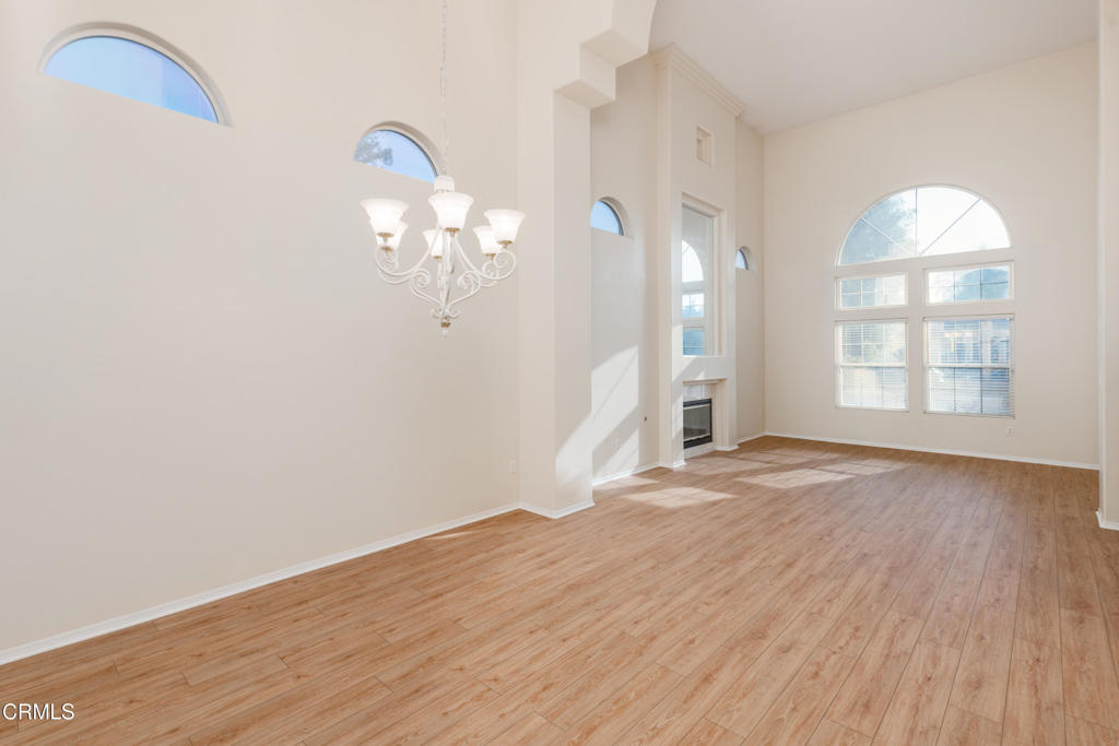 10906 Rosslyn Lane Property Photo 9