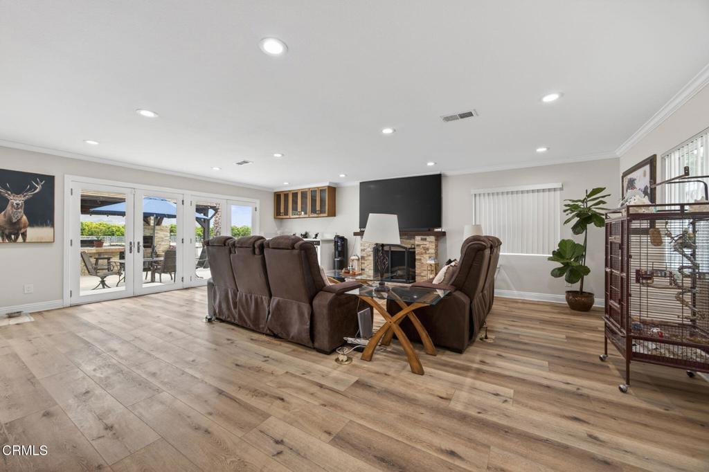 2166 Bardsdale Avenue Property Photo 8
