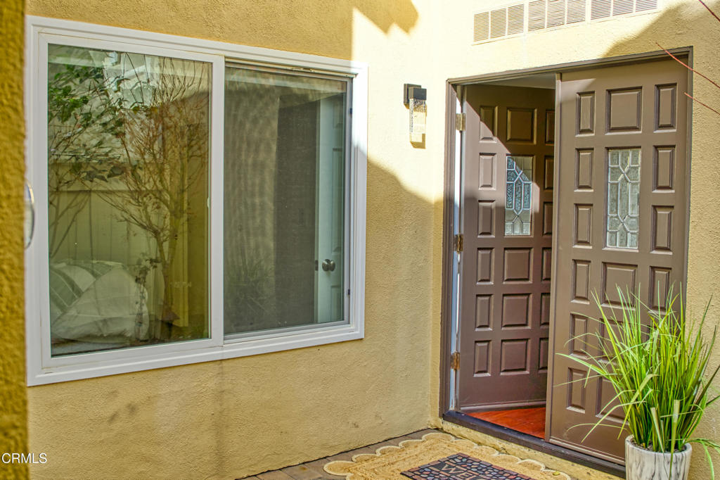 2010 Kingsbridge Way Property Photo 5