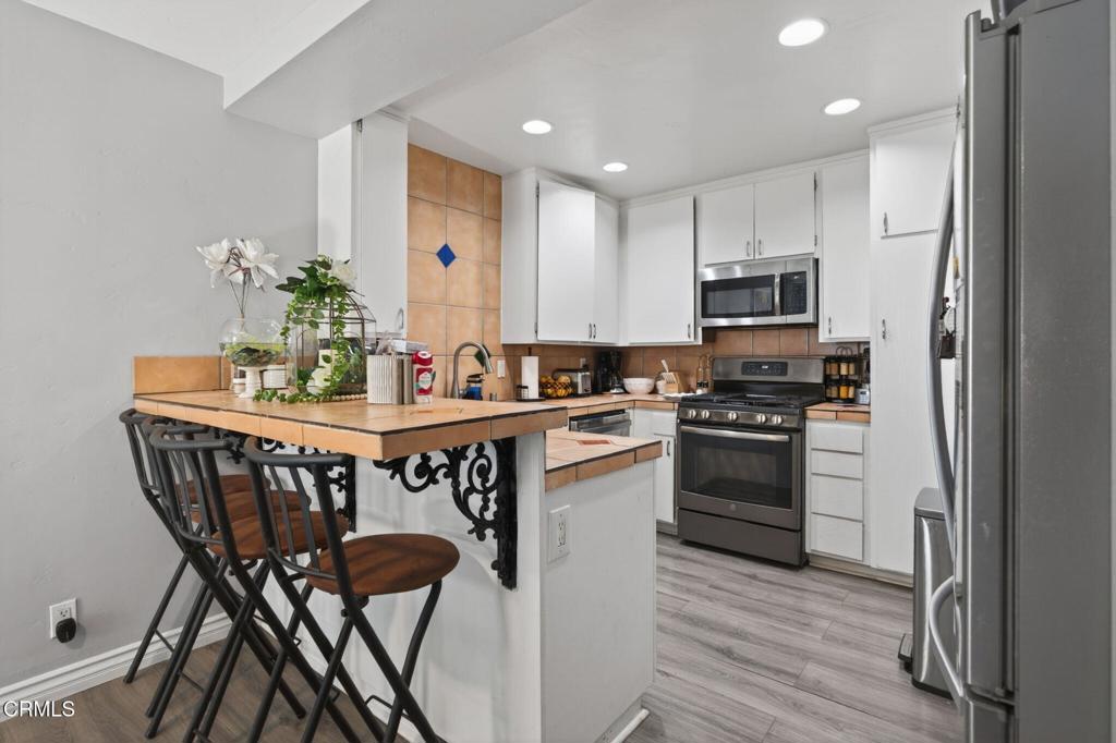 646 River Street D Property Photo 10