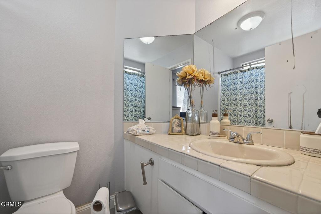 646 River Street D Property Photo 18