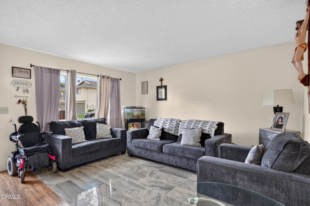 711 Halyard Street Property Photo 4