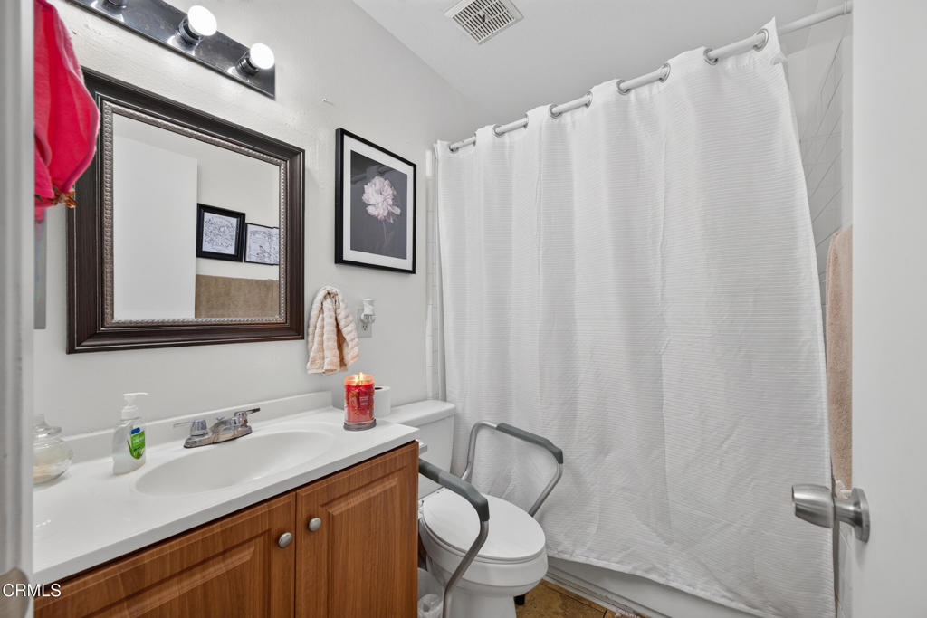 711 Halyard Street Property Photo 10